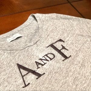 ✨Abercrombie & Fitch Long Tee✨